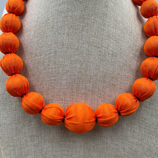 Collar clásico liso naranja